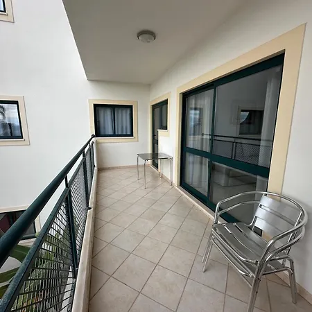 Апартаменты Oceanview Bliss In Retreat Over Oldtown Албуфейра