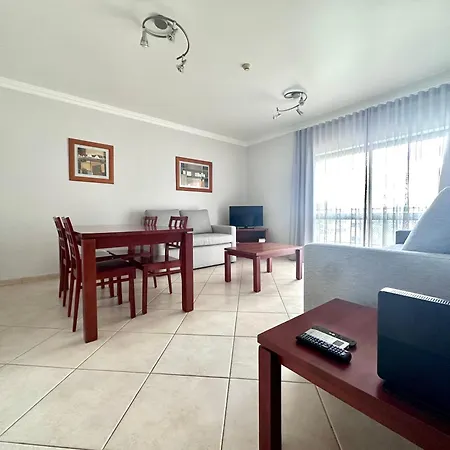 Oceanview Bliss In Retreat Over Oldtown Apartment