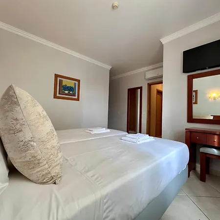 Oceanview Bliss In Retreat Over Oldtown
