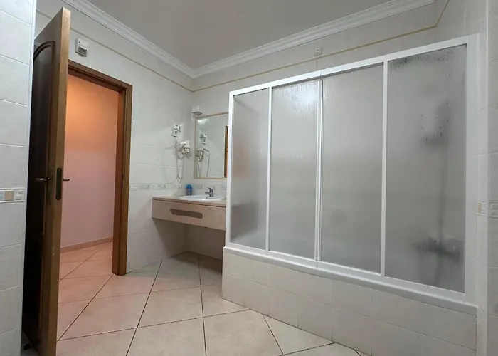 Oceanview Bliss In Retreat Over Oldtown Albufeira